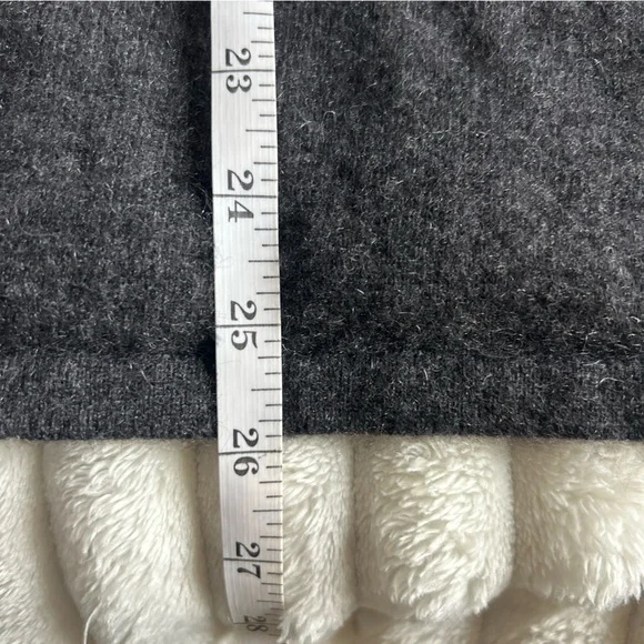Lord & Taylor Cashmere Grey Turtleneck Sweater Womens XS - Picture 6 of 10